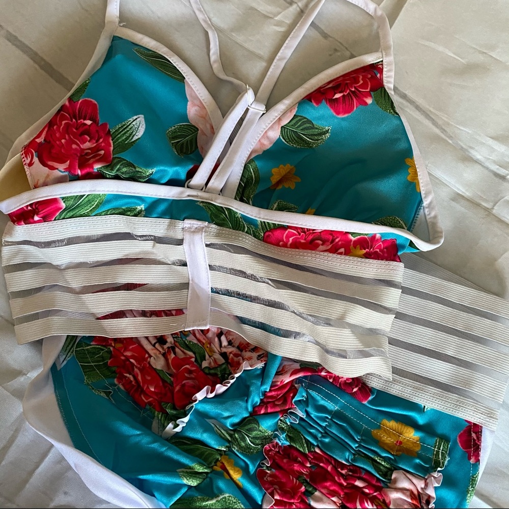 Summer wear 2 pcs set Deep V neck Push-up Bralette and short  Size M - Picture 6 of 10